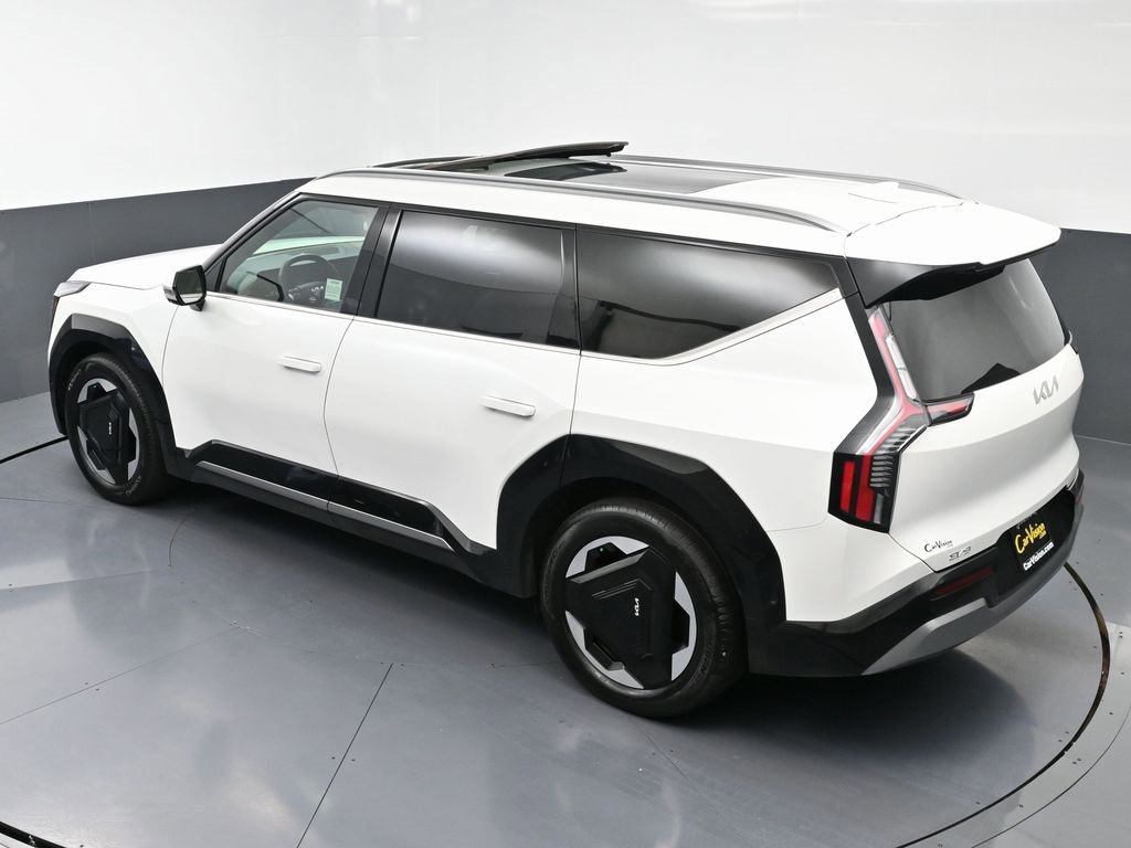 Used 2024 Kia EV9 Land image 48
