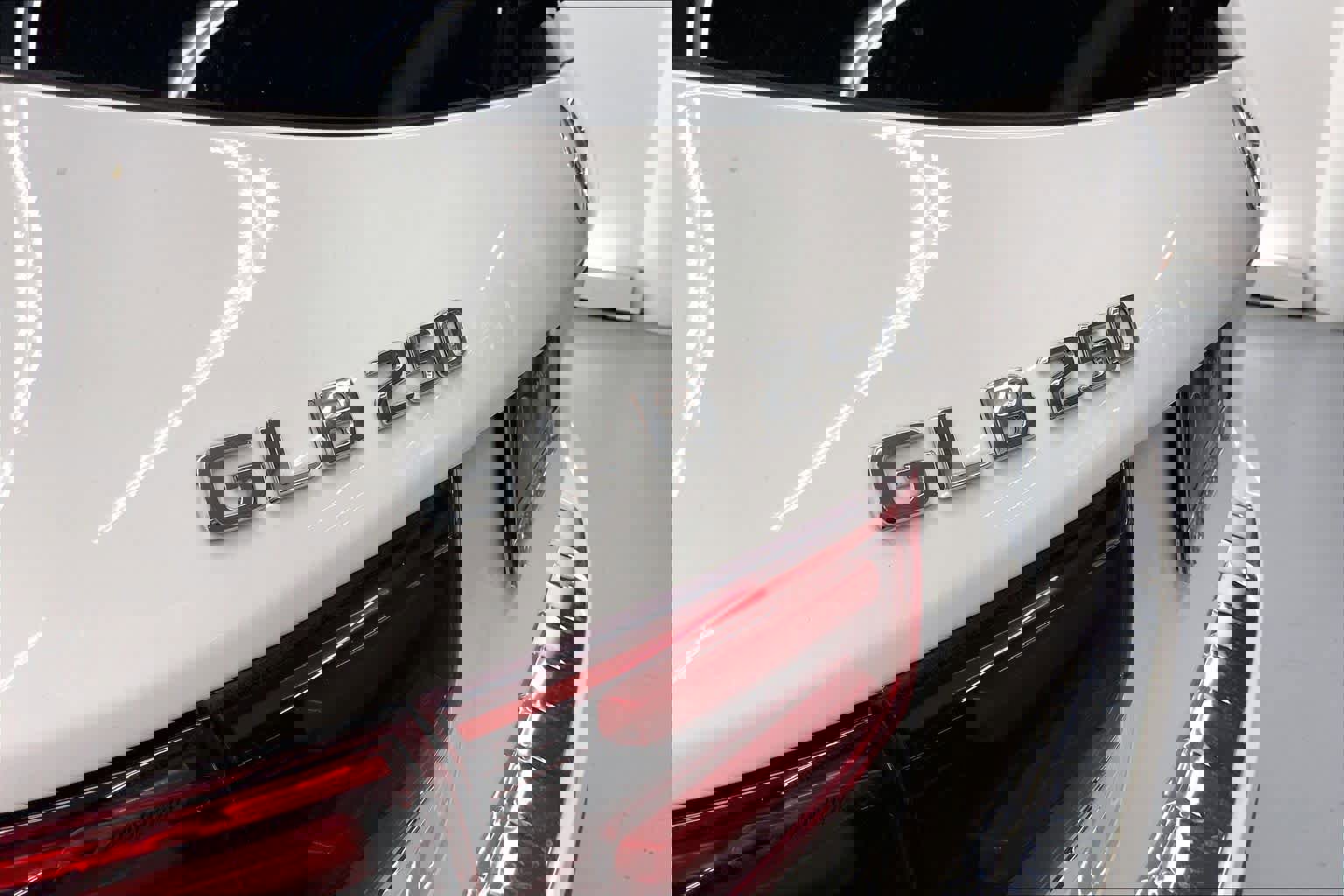 Used 2025 Mercedes-Benz GLB 250 image 14