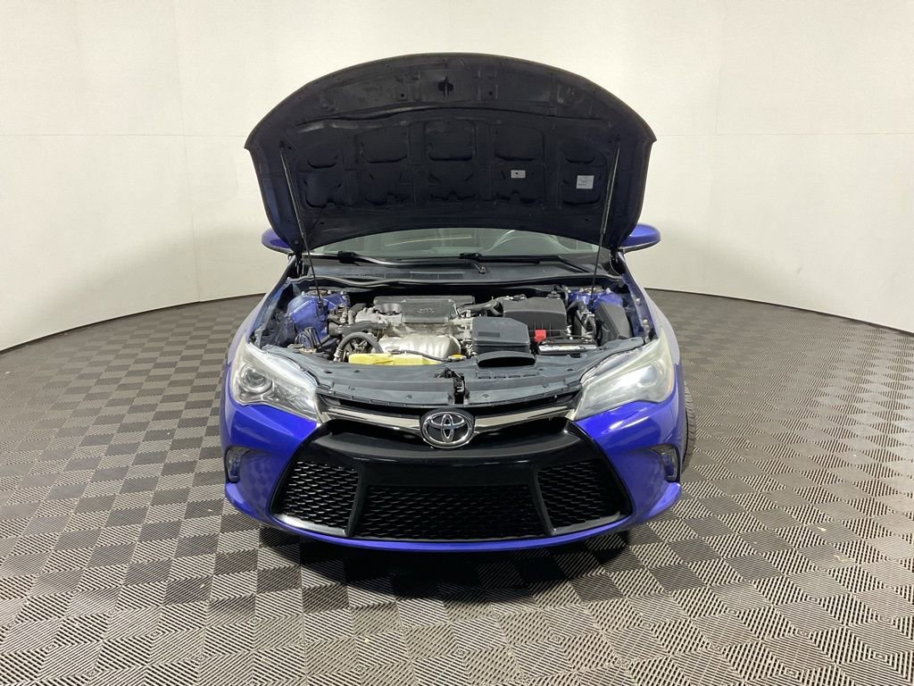Used 2015 Toyota Camry XSE w/ Moonroof Package image 9