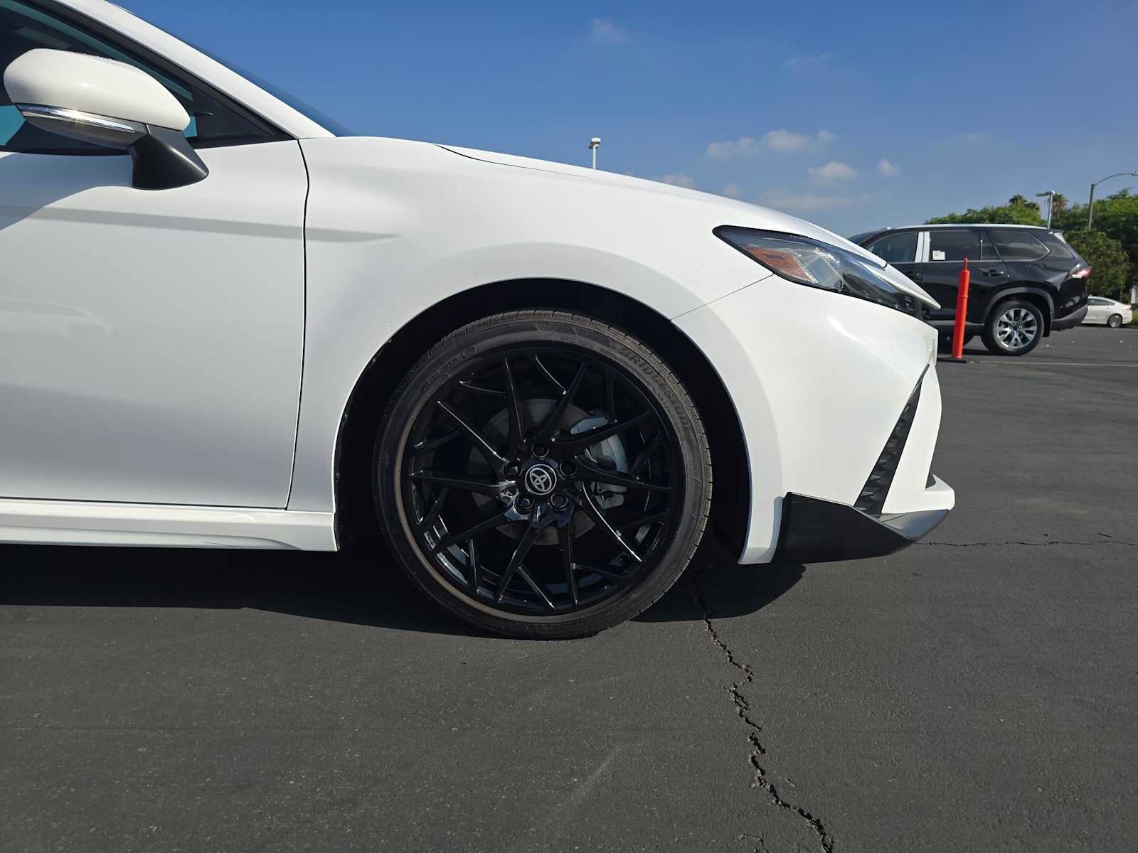 Used 2026 Toyota Camry SE FWD image 9