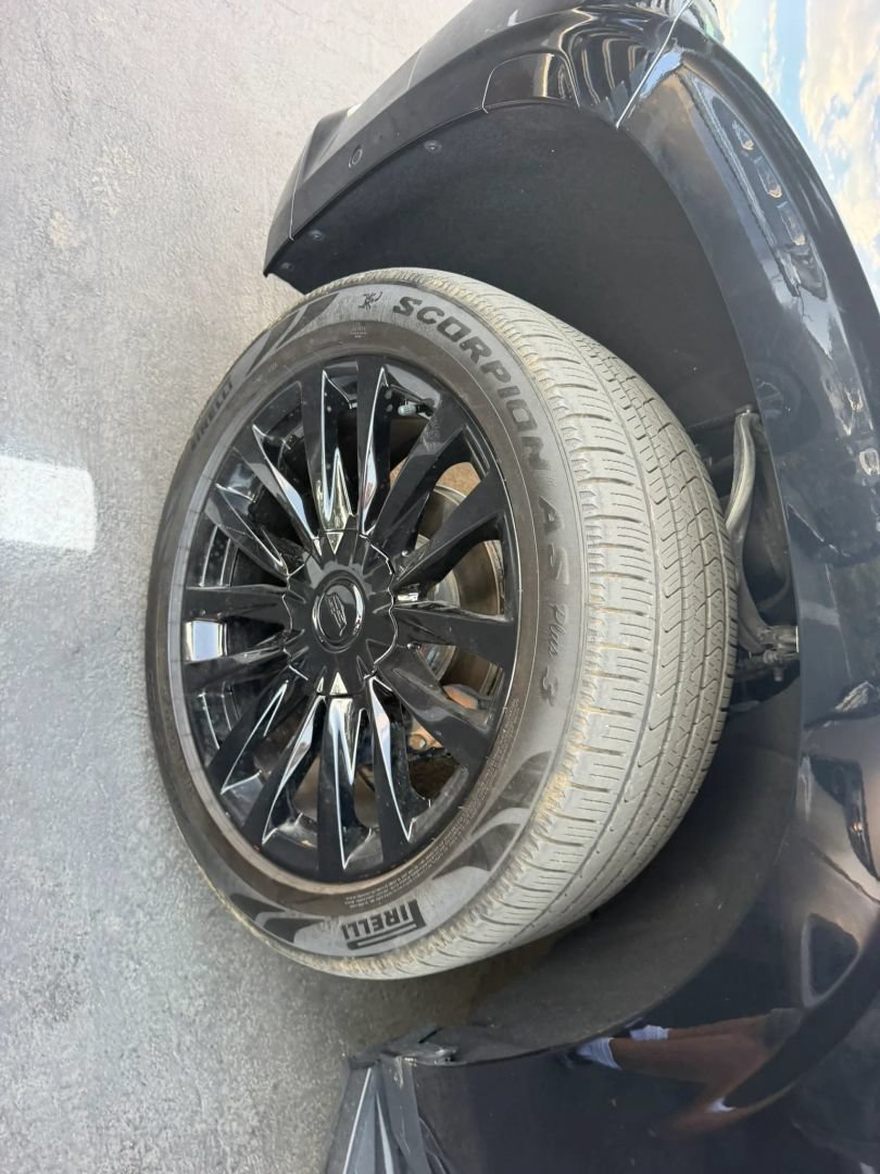 Used 2023 Cadillac Escalade Premium Luxury RWD image 49
