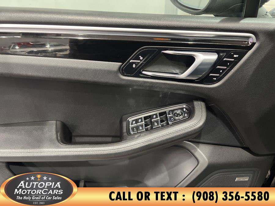 Used 2018 Porsche Macan S image 33
