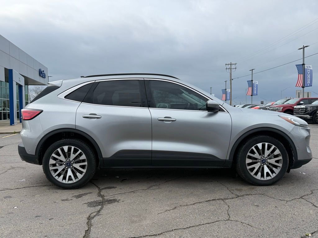 Used 2021 Ford Escape Titanium image 9