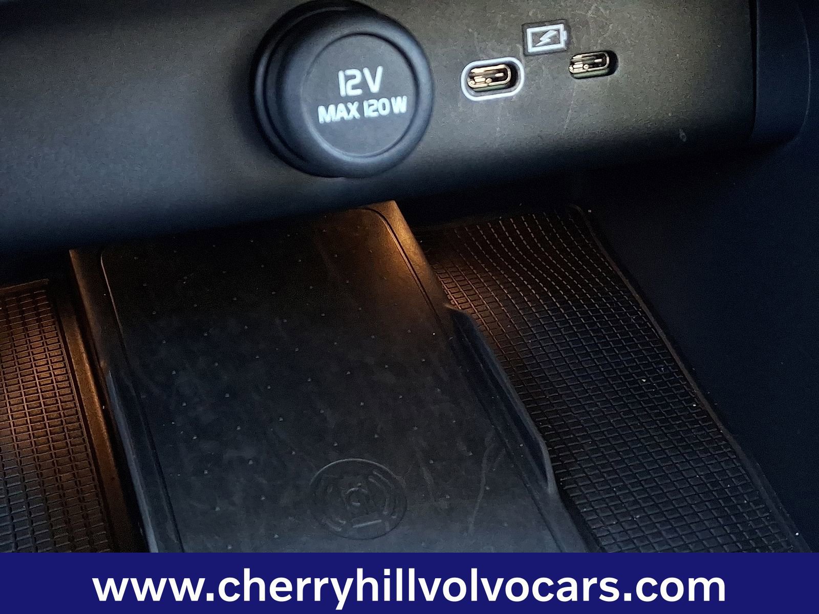 Certified 2025 Volvo XC40 B5 Plus image 26