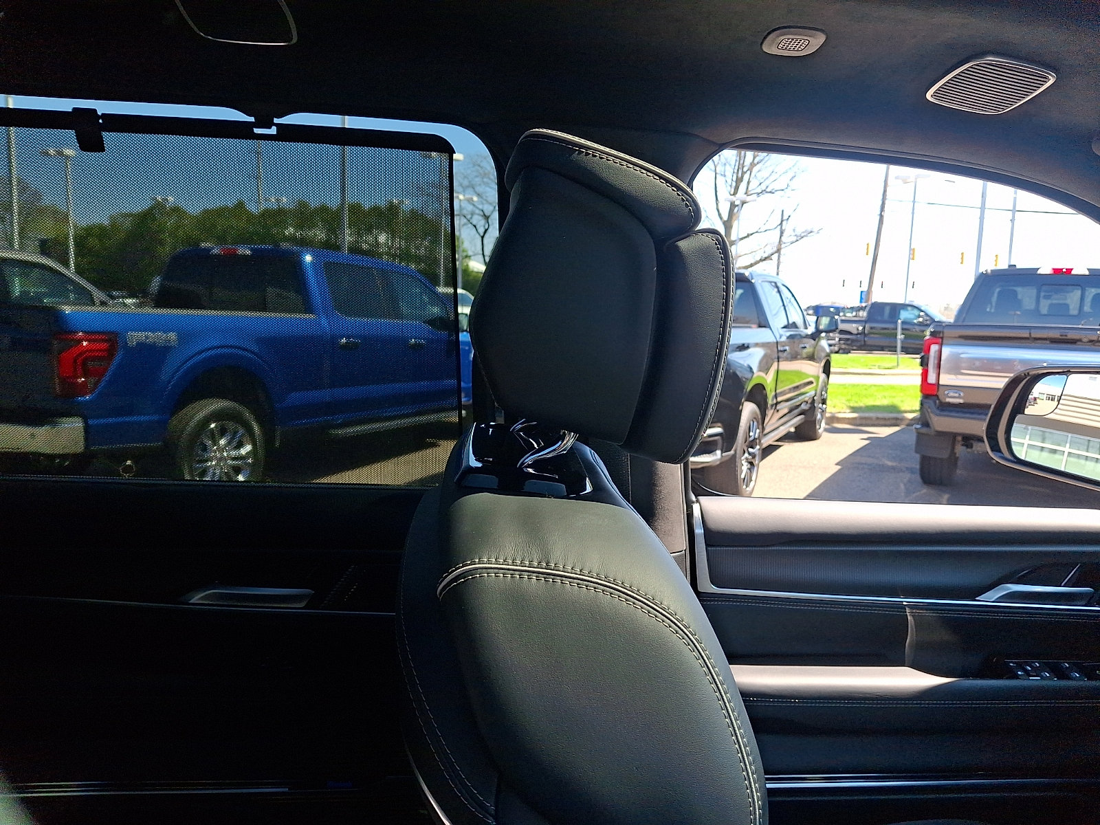 Used 2025 Jeep Grand Wagoneer Series II Obsidian w/ Quick Order Packagew 28T AWD/4WD image 12