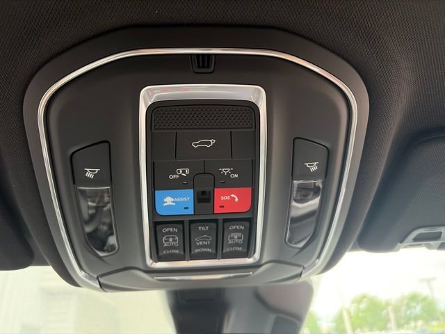 New 2026 Jeep Grand Cherokee L Limited w/ Limited Altitude Package AWD/4WD image 12