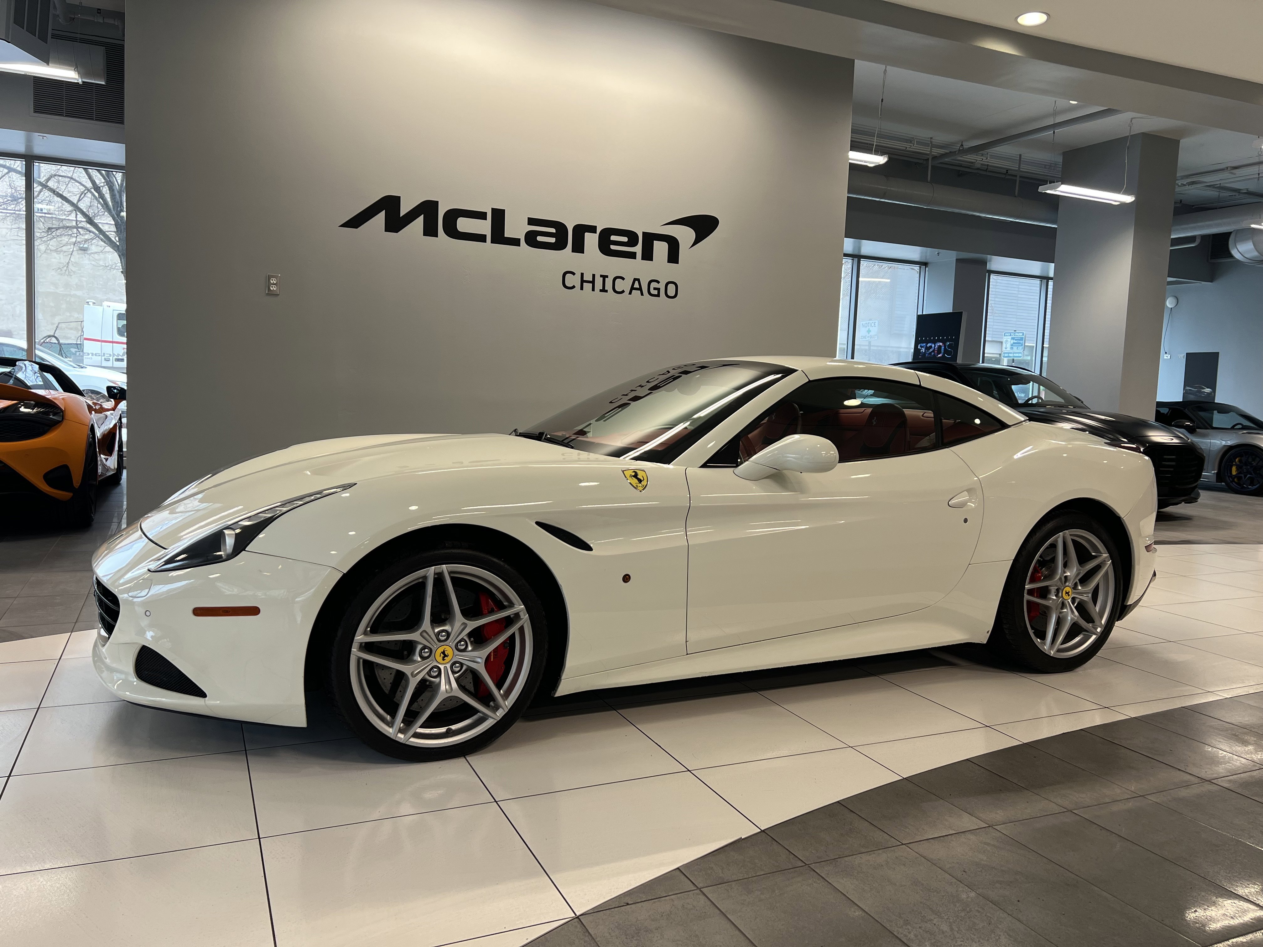 Used 2017 Ferrari California T image 5