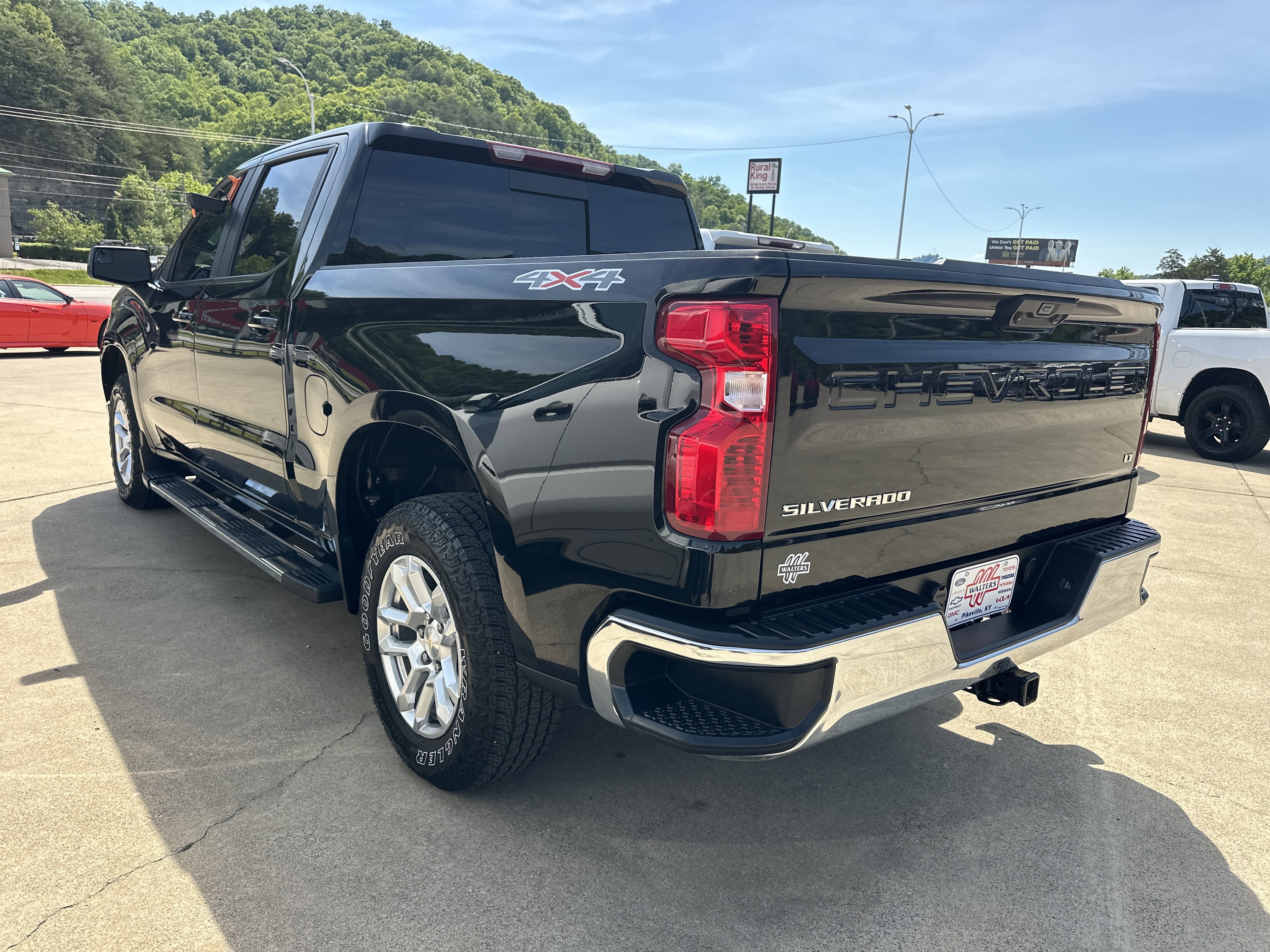 Used 2024 Chevrolet Silverado 1500 LT w/ LPO, Chrome Package AWD/4WD image 4