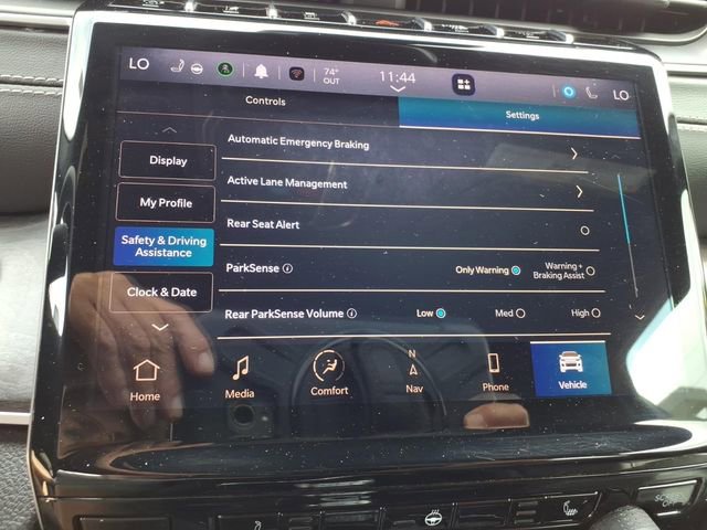 Used 2024 Jeep Grand Cherokee Limited RWD image 8