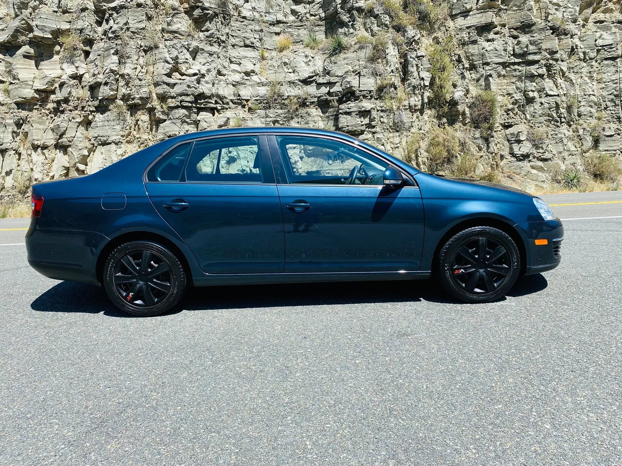 Used 2010 Volkswagen Jetta S FWD image 3
