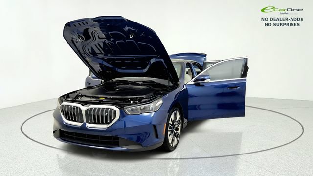 Used 2025 BMW i5 eDrive40i RWD image 13
