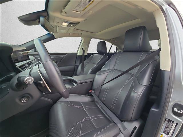 Used 2024 Lexus ES 300h w/ Technology Package FWD image 17