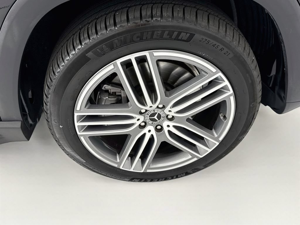 Certified 2026 Mercedes-Benz GLS 450 4MATIC image 31