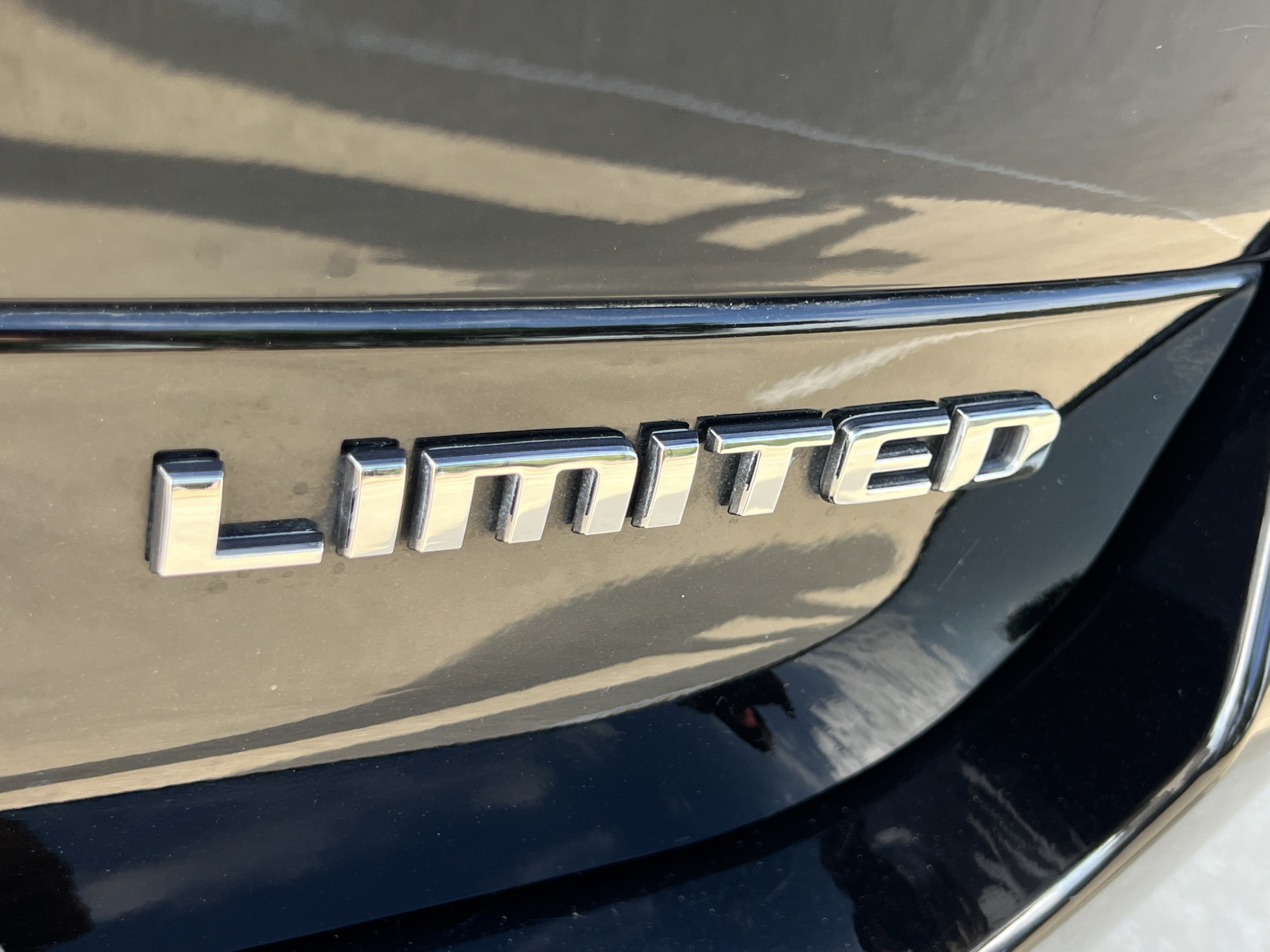 Used 2023 Jeep Grand Cherokee L Limited AWD/4WD image 32