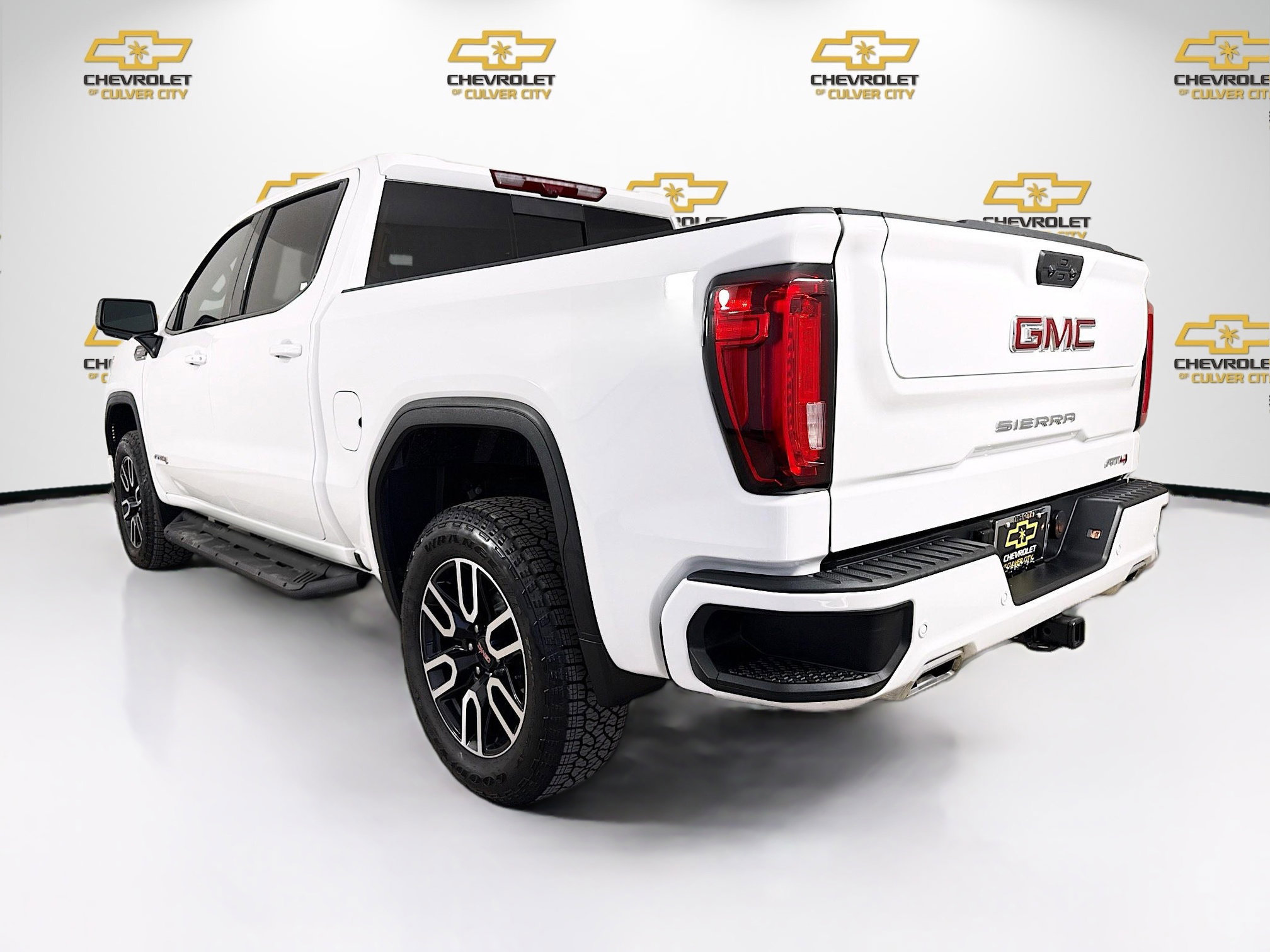 Used 2026 GMC Sierra 1500 AT4 w/ AT4 Premium Package AWD/4WD image 5