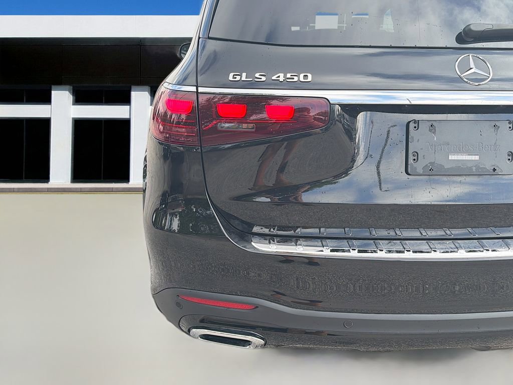 Used 2025 Mercedes-Benz GLS 450 4MATIC w/ Pinnacle Trim Package image 56