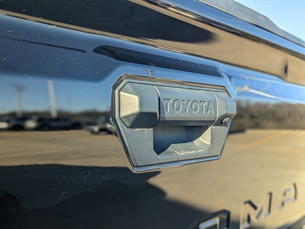 Used 2025 Toyota Tacoma SR image 12