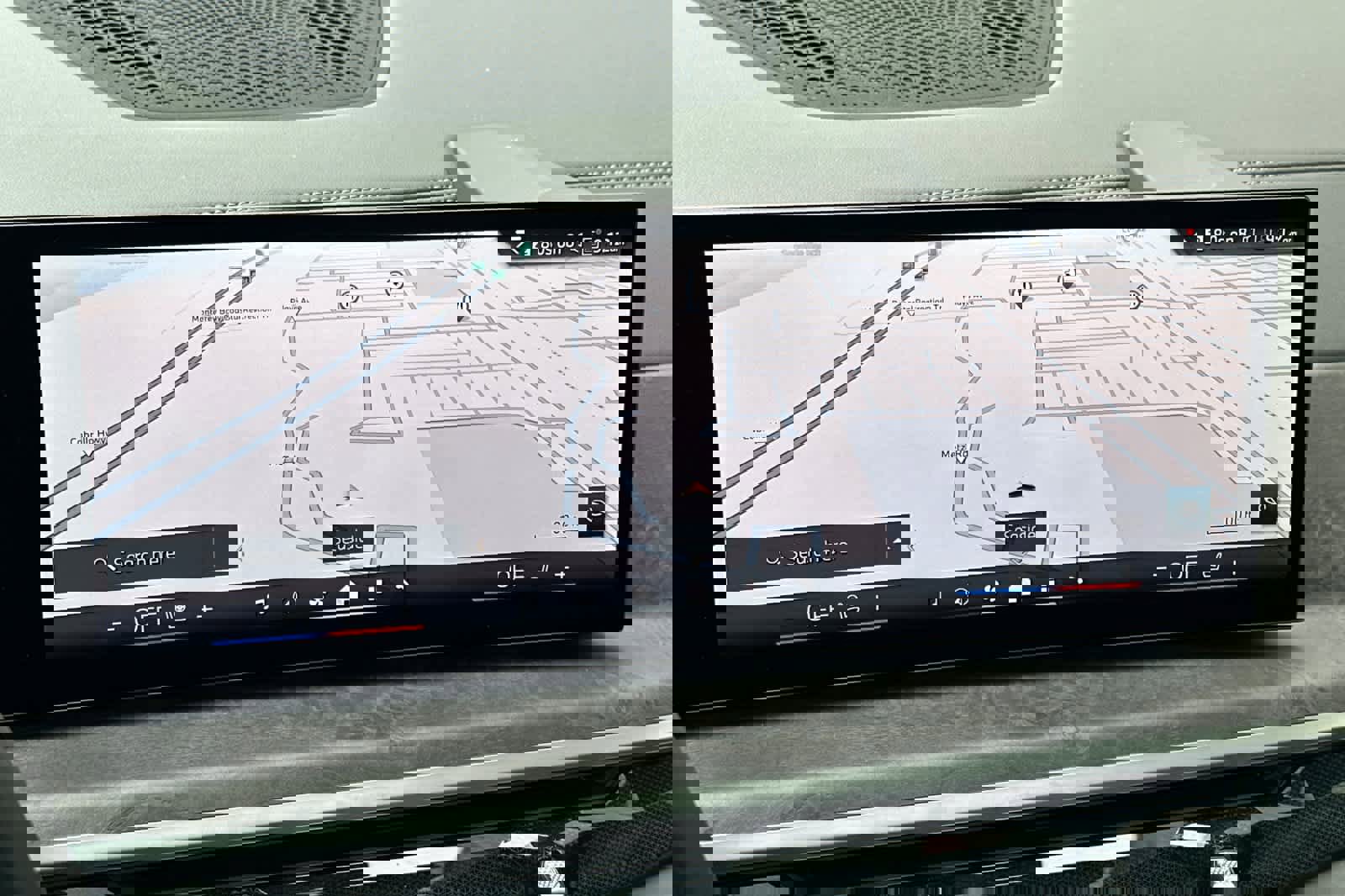 Used 2025 BMW X5 xDrive50e image 21