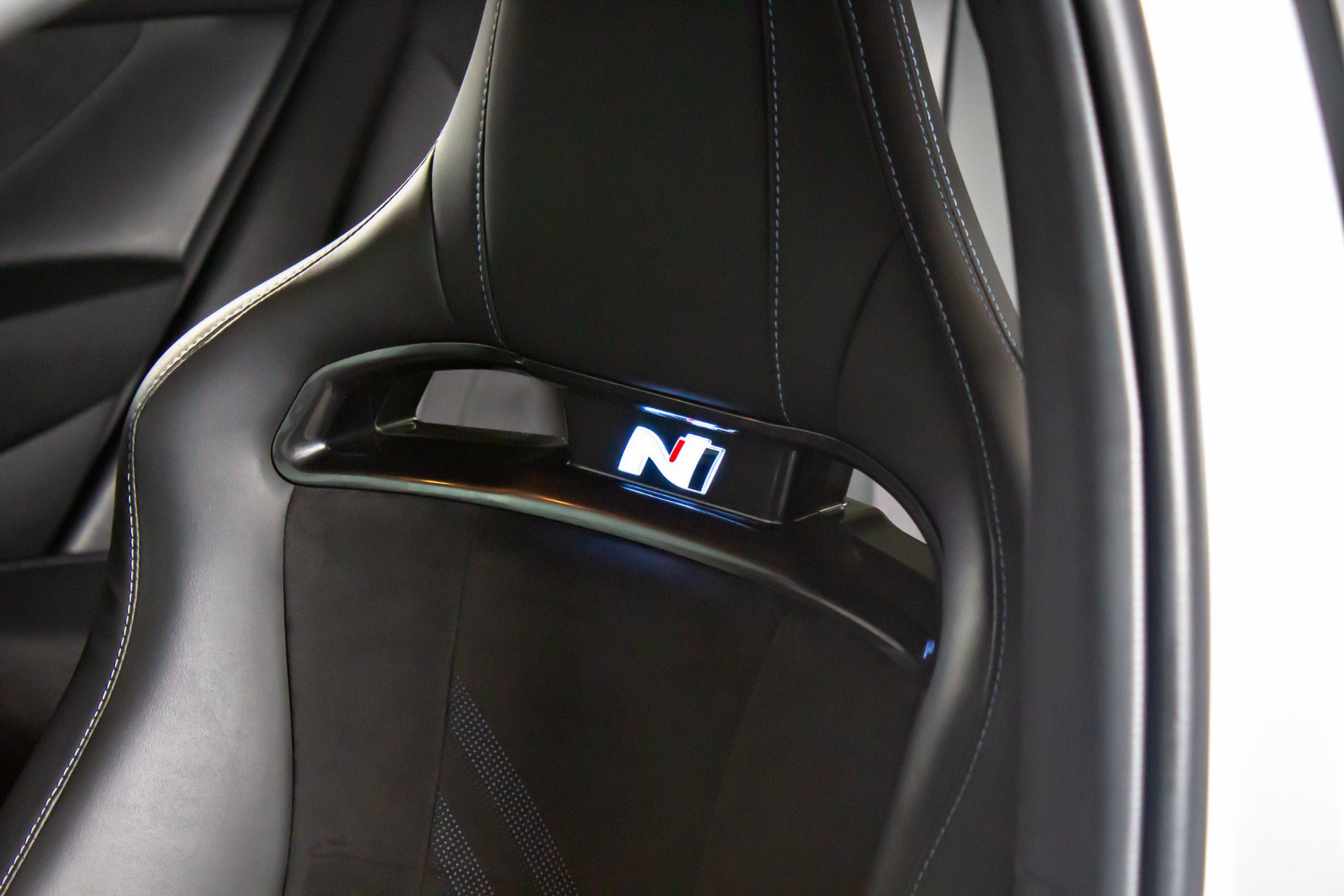Used 2022 Hyundai Elantra N FWD image 31