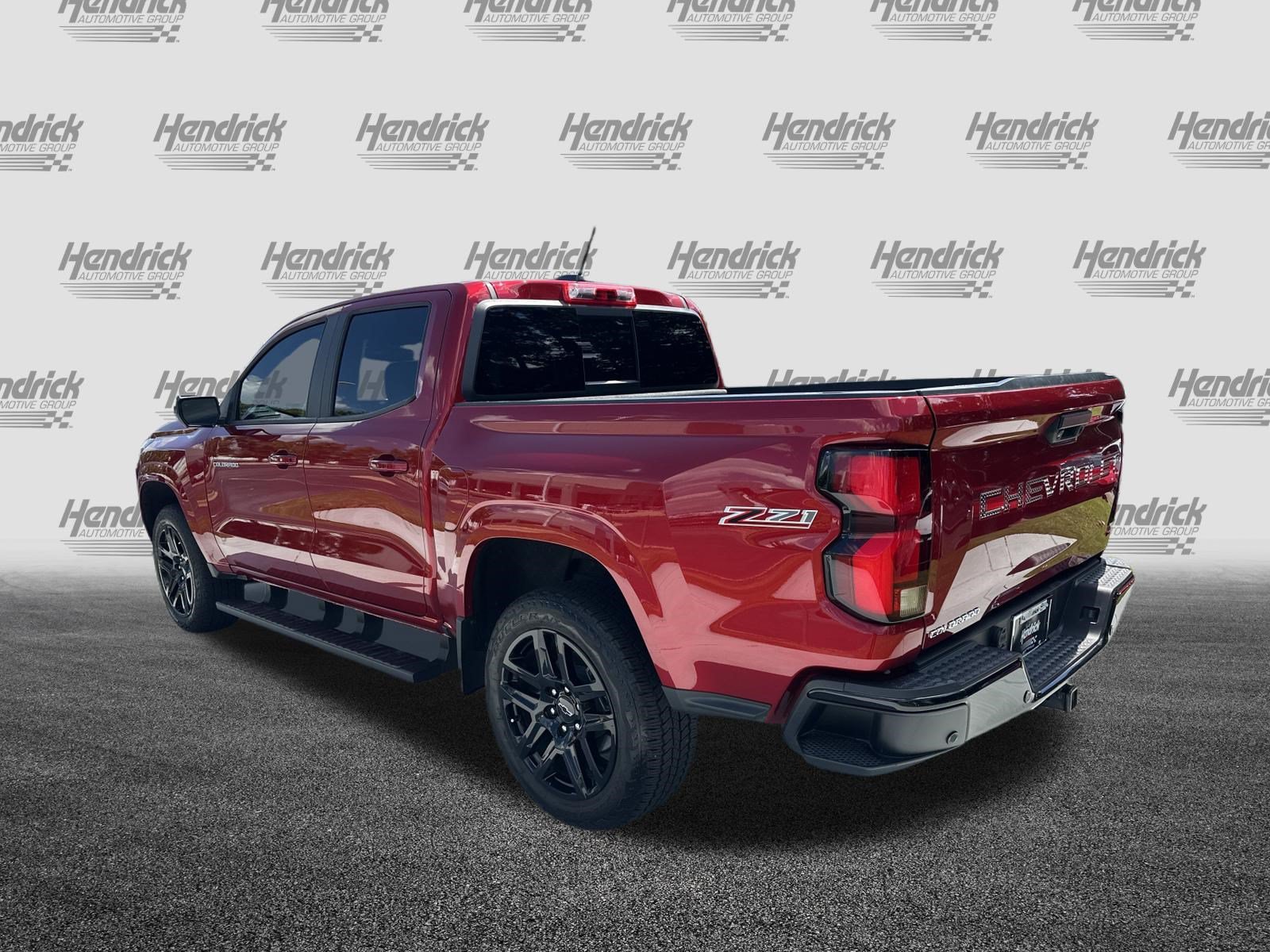Used 2025 Chevrolet Colorado Z71 w/ Technology Package AWD/4WD image 8