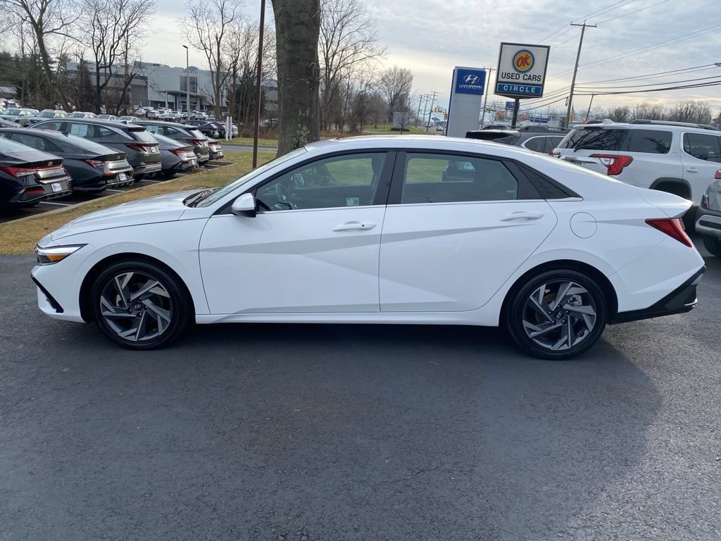 New 2025 Hyundai Elantra SEL FWD image 7