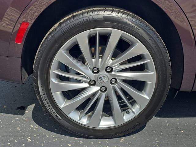 Used 2025 Buick Envision Avenir AWD/4WD image 31