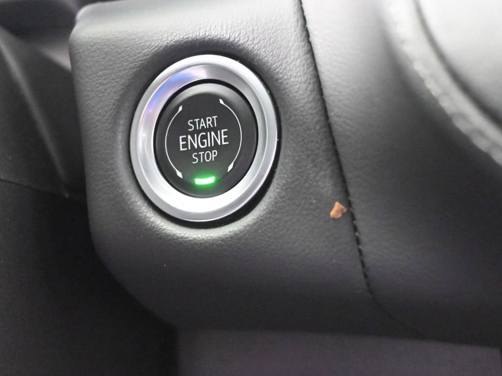 Used 2024 Chevrolet Suburban LT image 30