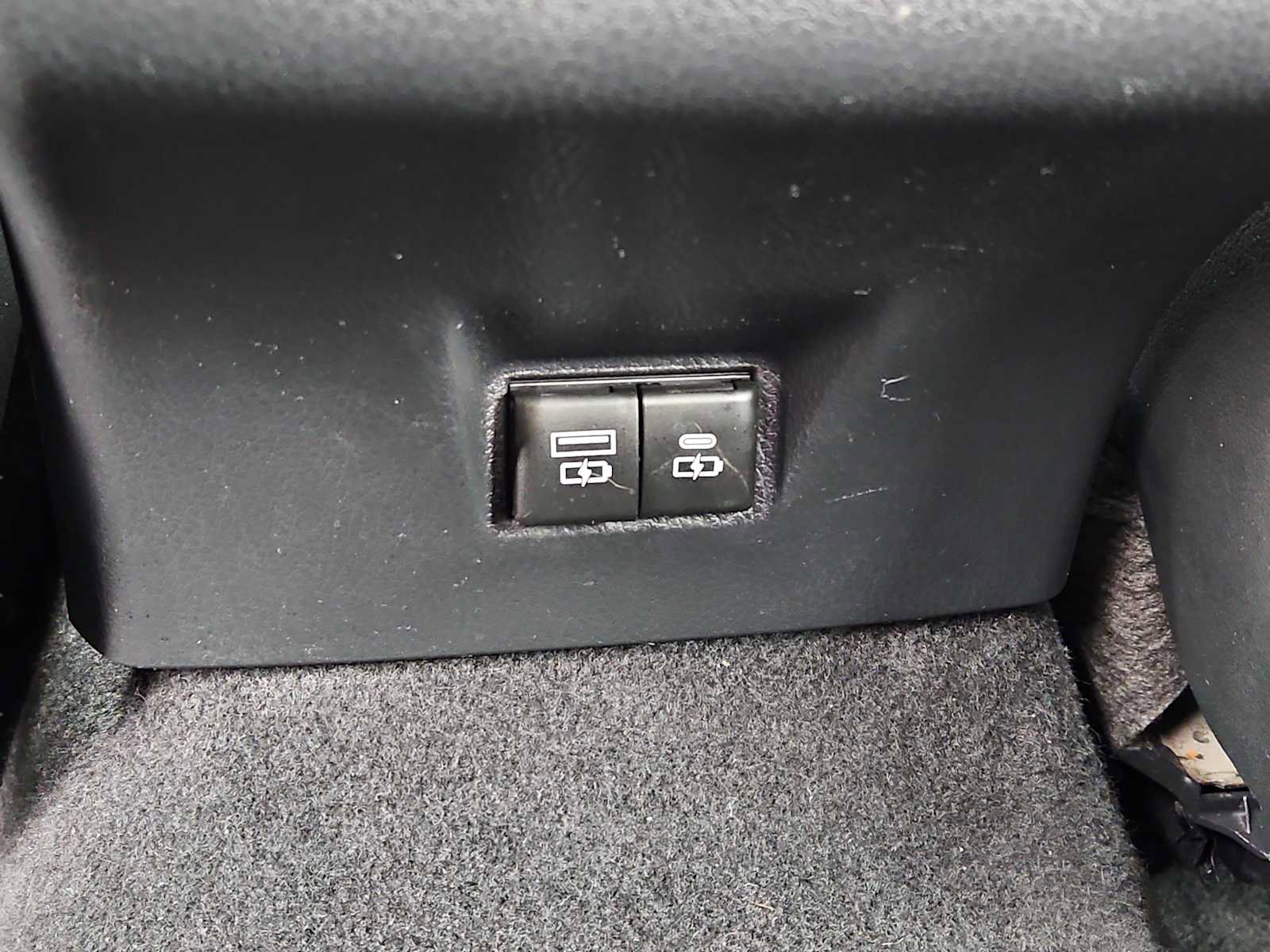 Used 2025 Toyota Camry SE FWD image 19