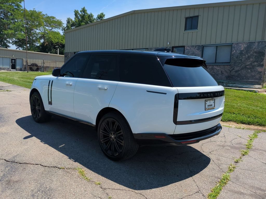Used 2022 Land Rover Range Rover SE AWD/4WD image 3