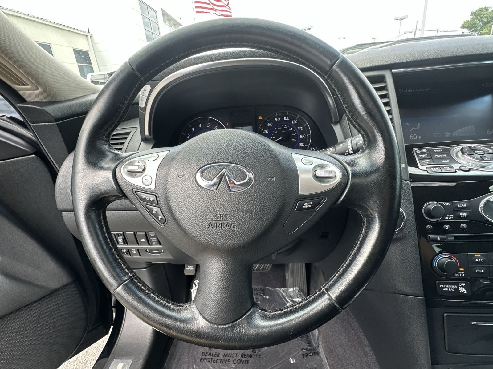 Used 2015 INFINITI QX70 2WD w/ Premium Package image 24