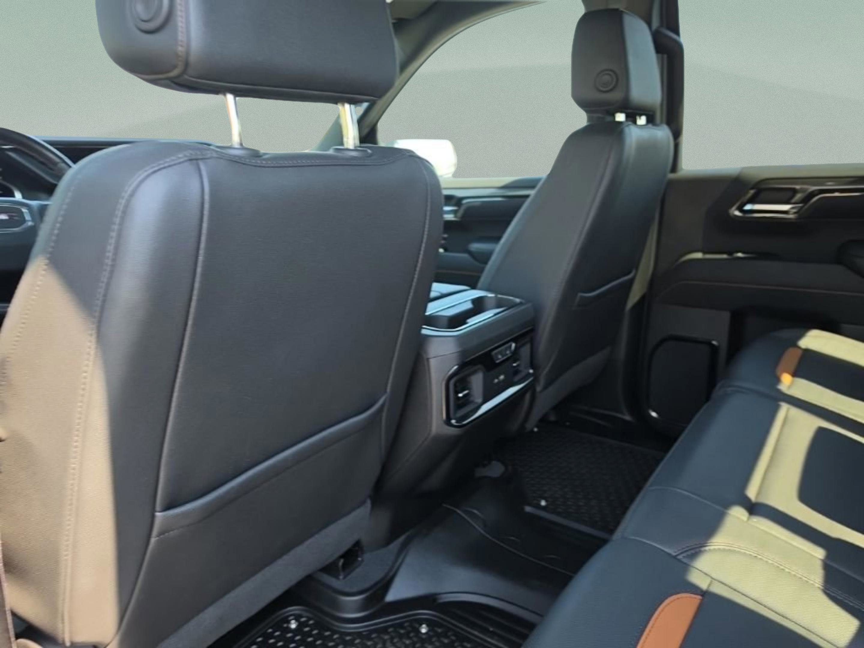 Used 2023 GMC Sierra 1500 AT4 w/ AT4 Premium Package image 26