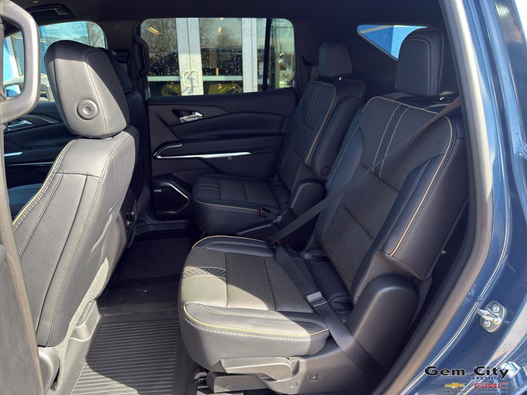 New 2026 Chevrolet Traverse High Country w/ LPO, Floor Liner Package image 14