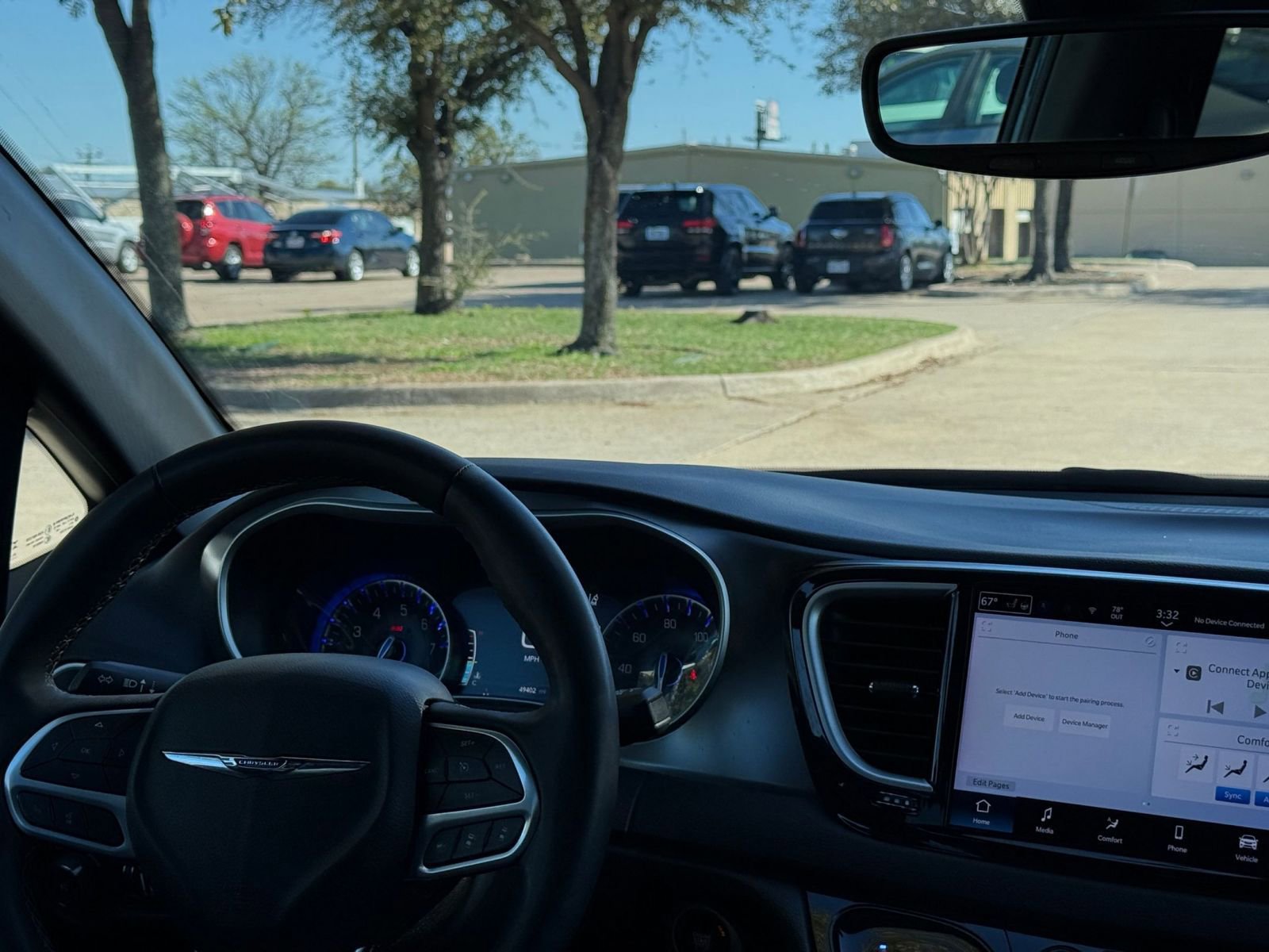 Used 2025 Chrysler Pacifica Select image 36