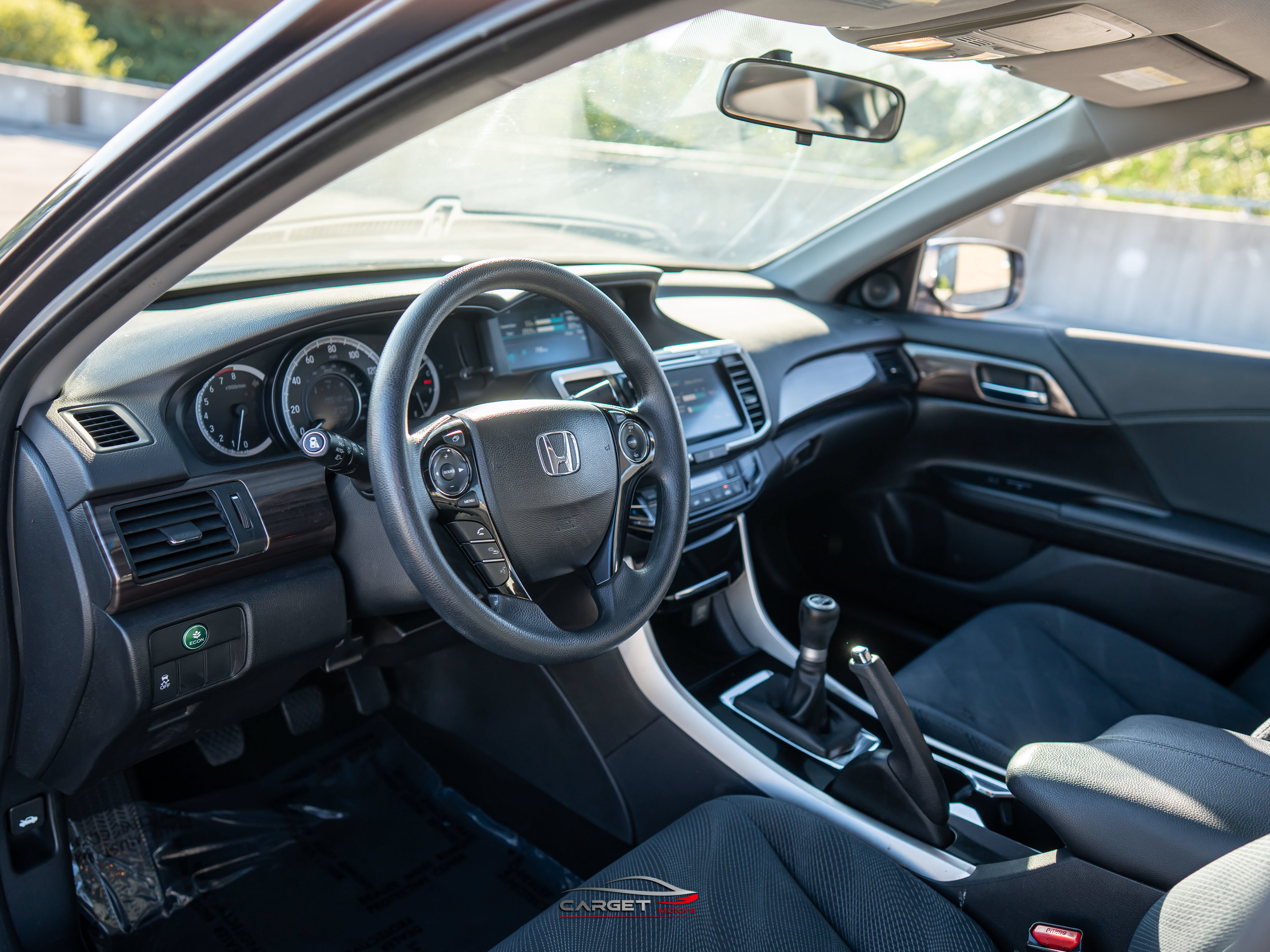Used 2017 Honda Accord EX image 11
