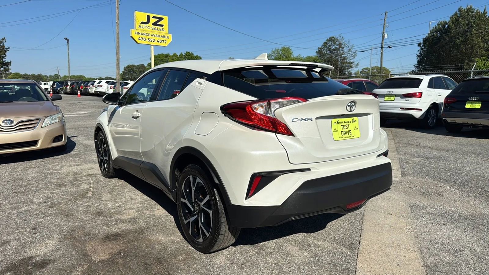Used 2018 Toyota C-HR XLE FWD image 6