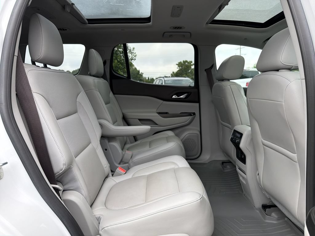 Used 2018 GMC Acadia SLT FWD image 16