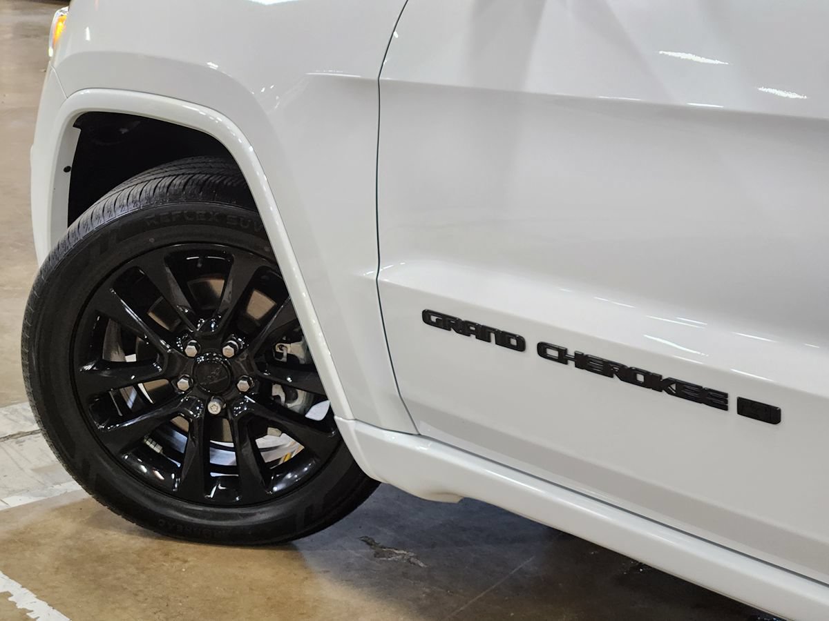 Used 2022 Jeep Grand Cherokee Laredo X AWD/4WD image 23