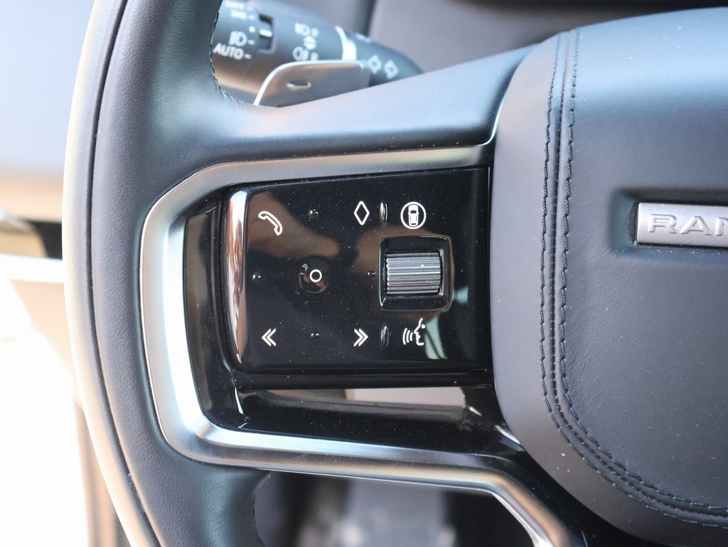 Used 2025 Land Rover Range Rover Sport SE image 30