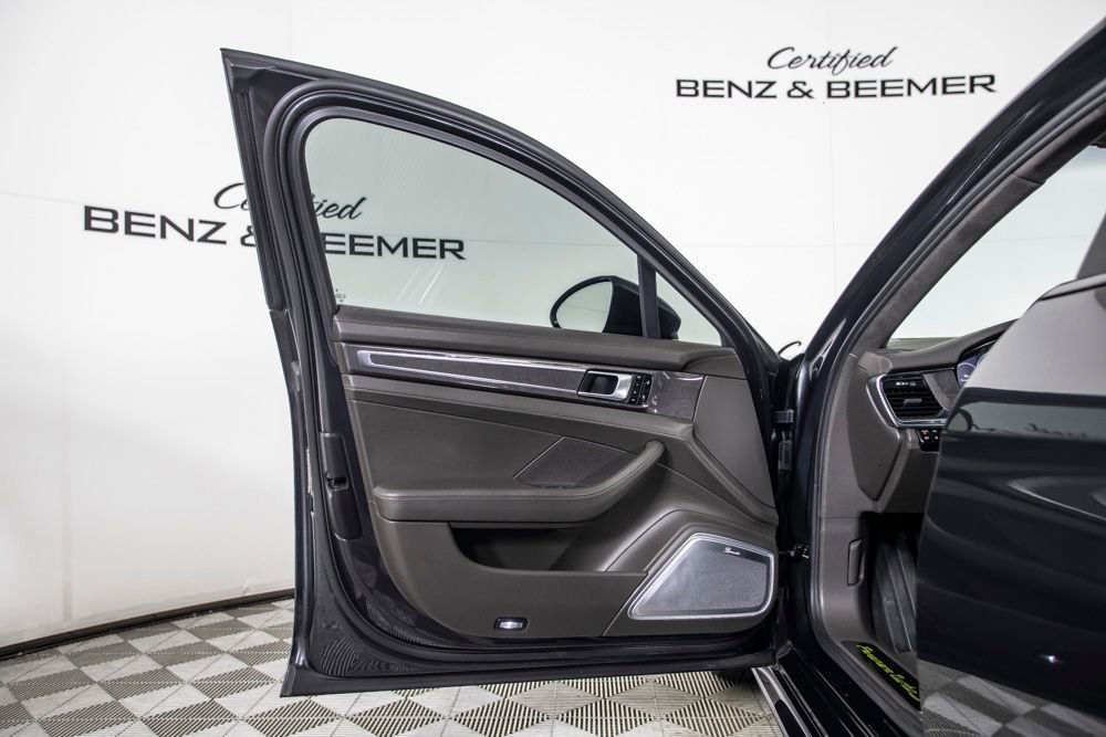 Used 2018 Porsche Panamera Turbo S Executive image 20