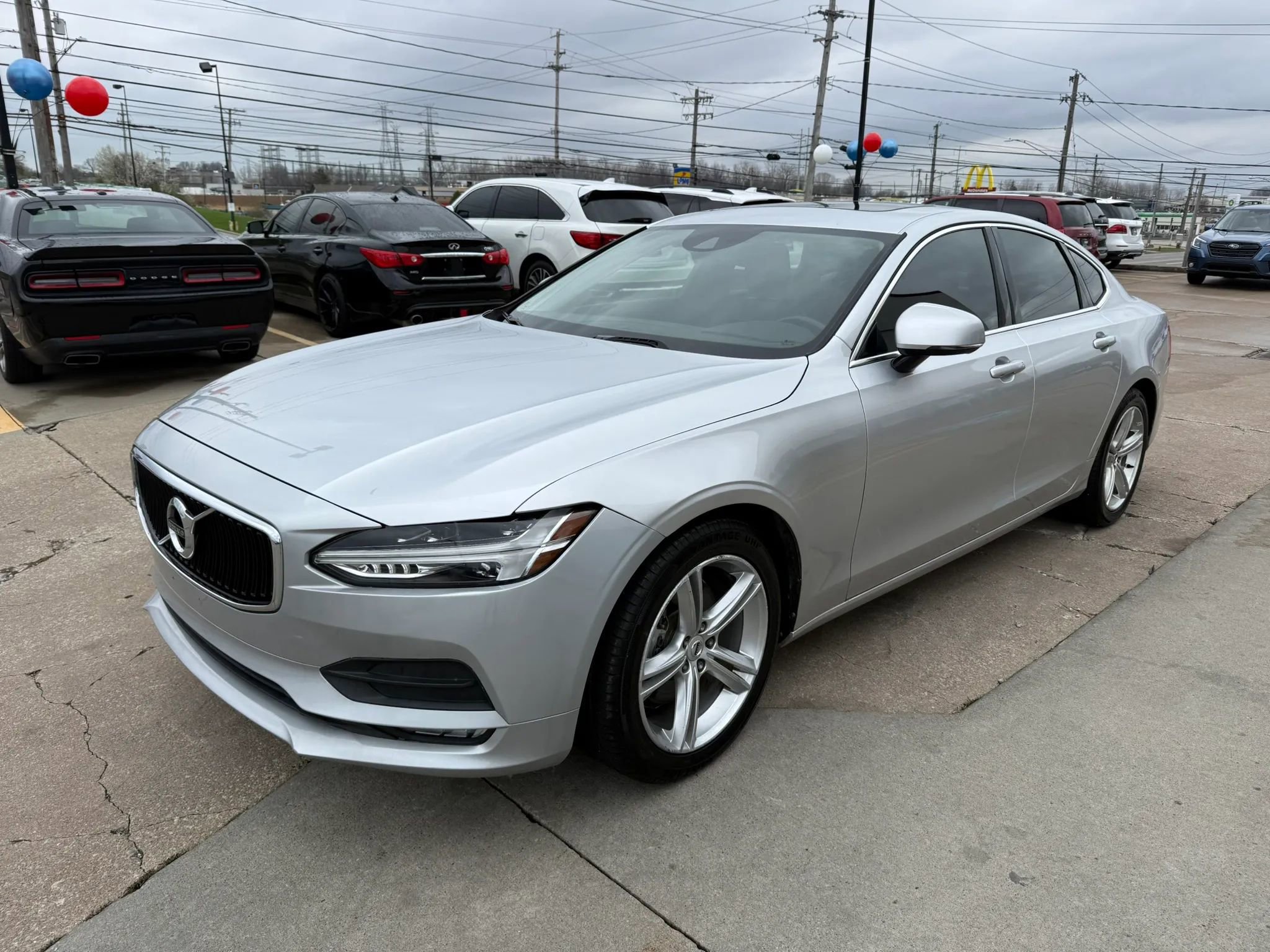 Used 2017 Volvo S90 T5 Momentum w/ Protection Package FWD image 5