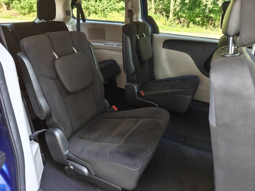 Used 2019 Dodge Grand Caravan SE w/ UConnect Hands-Free Group FWD image 15