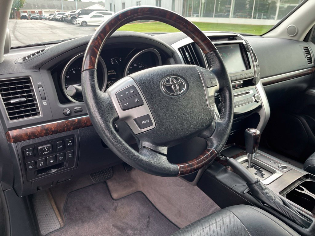 Used 2014 Toyota Land Cruiser AWD/4WD image 2
