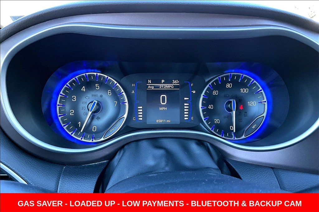 Used 2022 Chrysler Voyager LX image 12