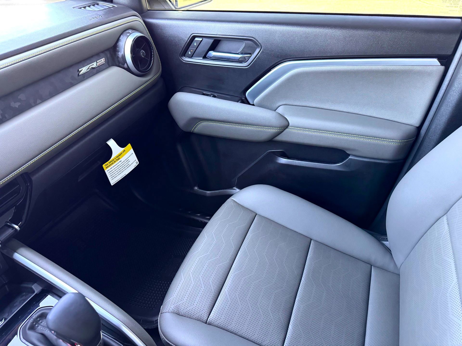 Used 2026 Chevrolet Colorado ZR2 w/ Technology Package image 30