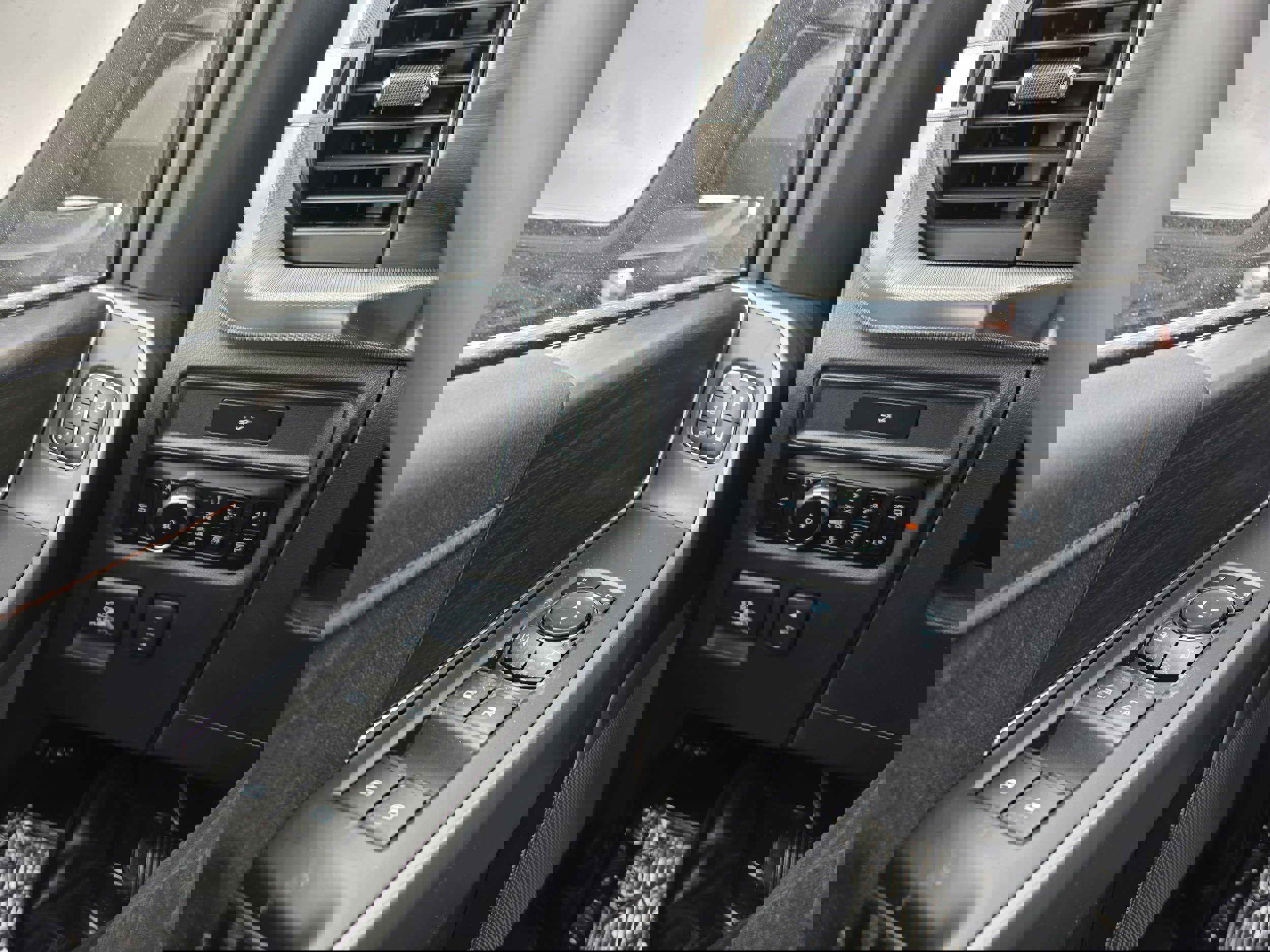 New 2026 Ford F150 Lariat w/ Equipment Group 501A Mid image 18