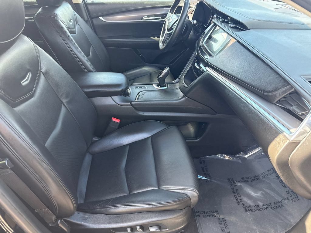 Used 2017 Cadillac XT5 Premium Luxury w/ Advanced Security Package FWD image 12