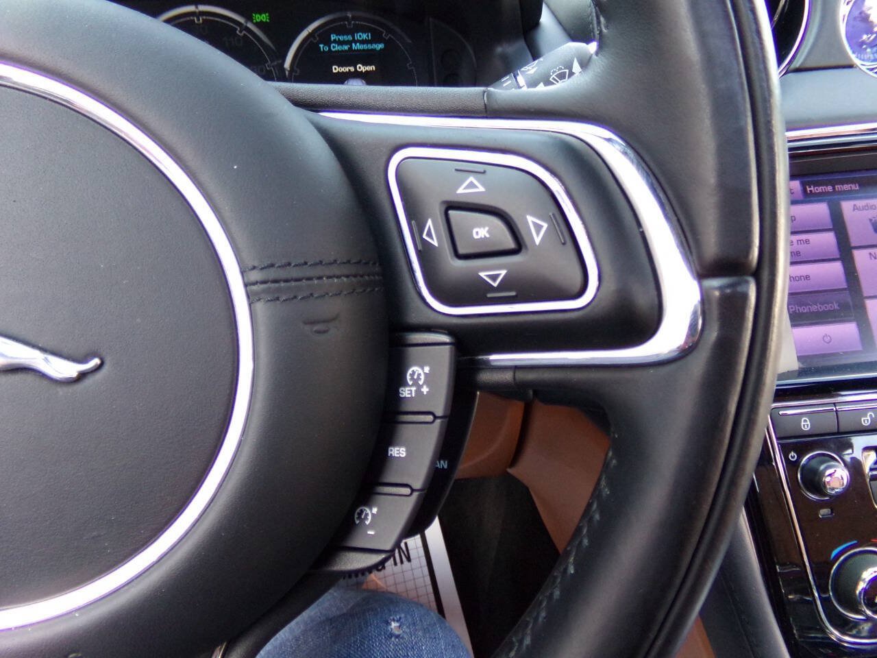 Used 2013 Jaguar XJ AWD image 48