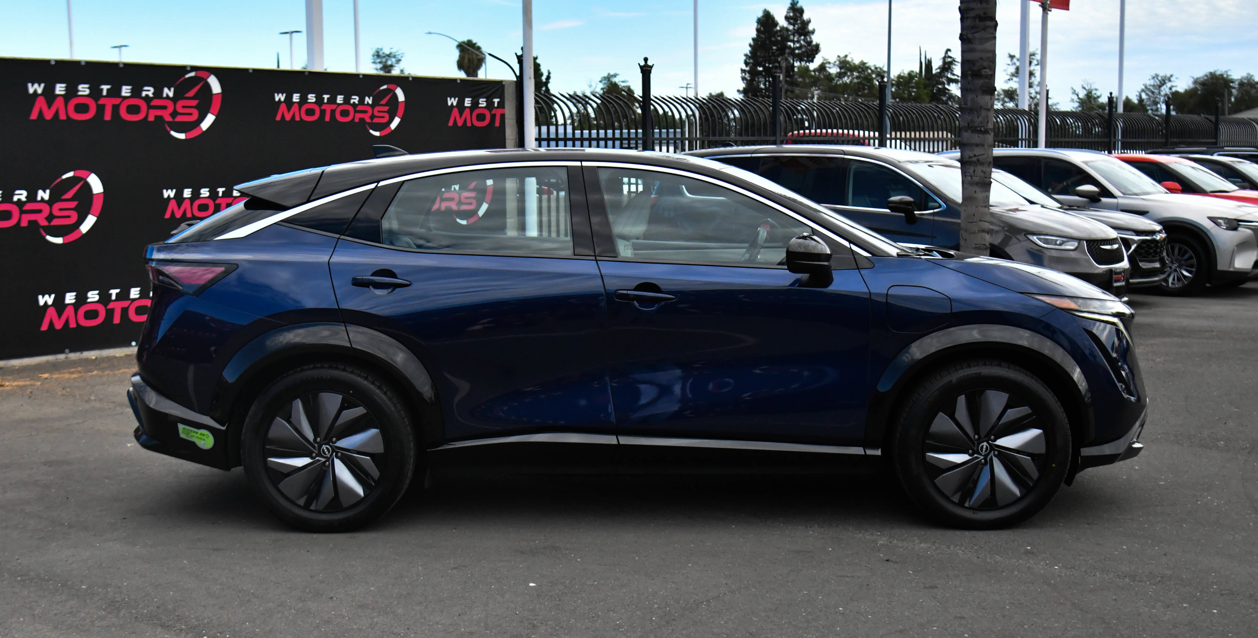 Used 2023 Nissan Ariya FWD image 9