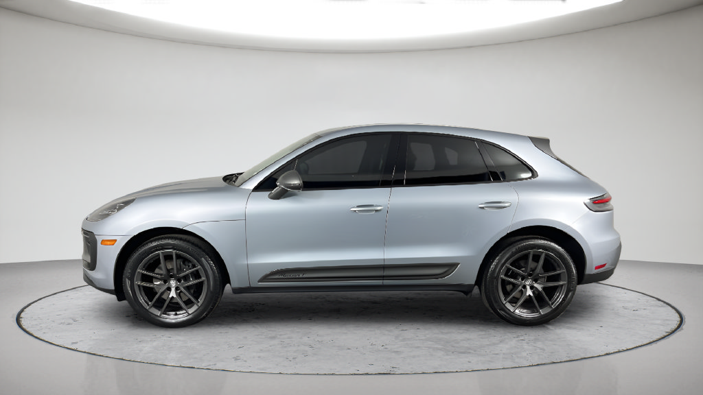 Used 2023 Porsche Macan Turbo AWD/4WD image 12