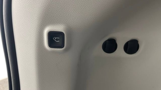 Used 2020 Jeep Cherokee Limited w/ Technology Group image 47